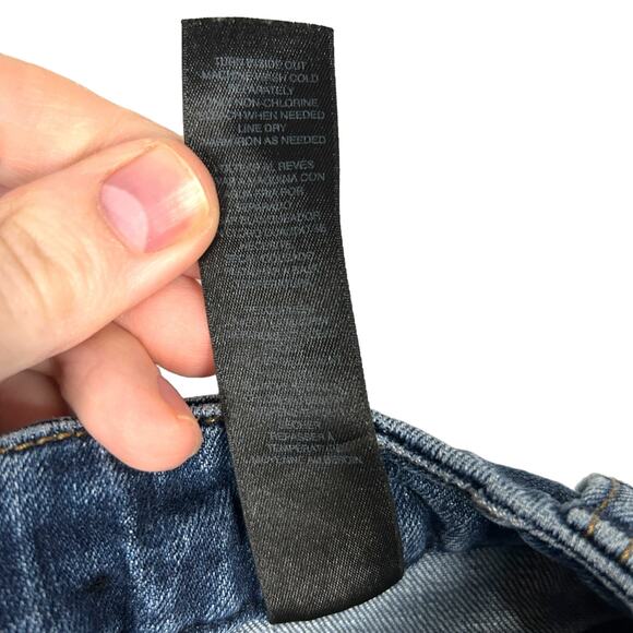 Chicos Size 1 US 8 So Slimming Girlfriend Ankle Jean Cotton Stretch Casual Blue - Picture 9 of 10